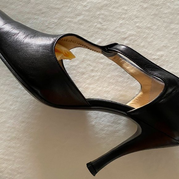 Maria Cristina Woman's Leather Pointy Toe Pumps - Picture 8 of 15